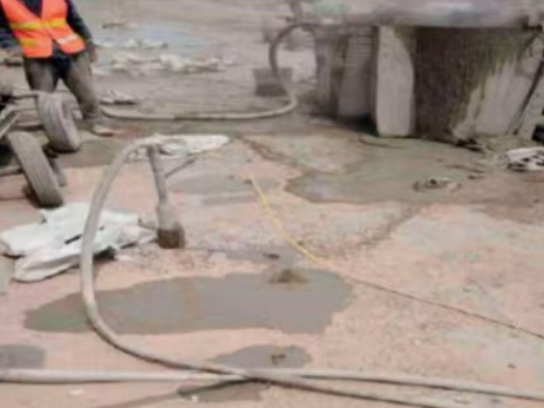 濉溪水泥混凝土路面板底注浆技术 路面脱空注浆整治方案