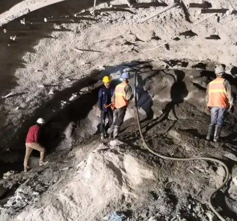 濉溪拱顶带模注浆料的施工流程及注意事项